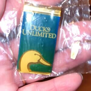 Ducks Unlimited Gold Tone Money Clip NWT